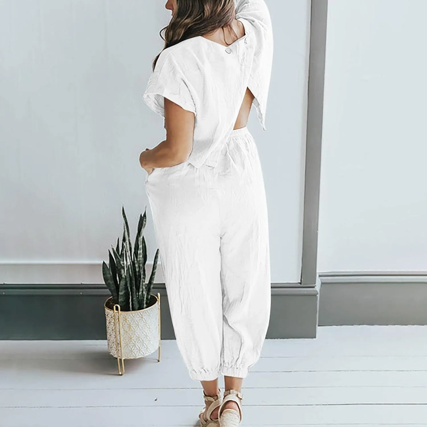 Women's Summer Outfits Casual Round Neck Short Sleeve Tops Drawstring Capri Pant Sets Lightweight Pleated Tracksuits