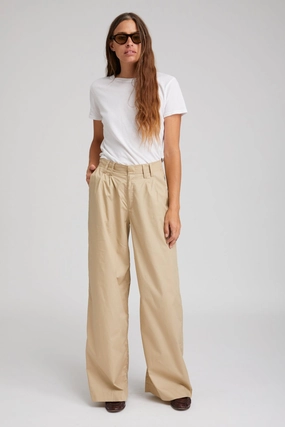 Beige Cotton Poplin Pleated Trousers Everyday Comfort Fit Effortless Style