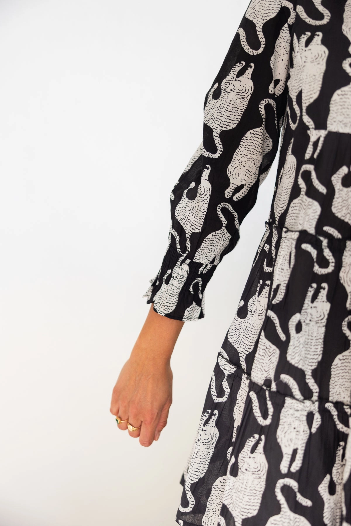 Silky Layer Tailored Comfort Dover Dress Black Tiger