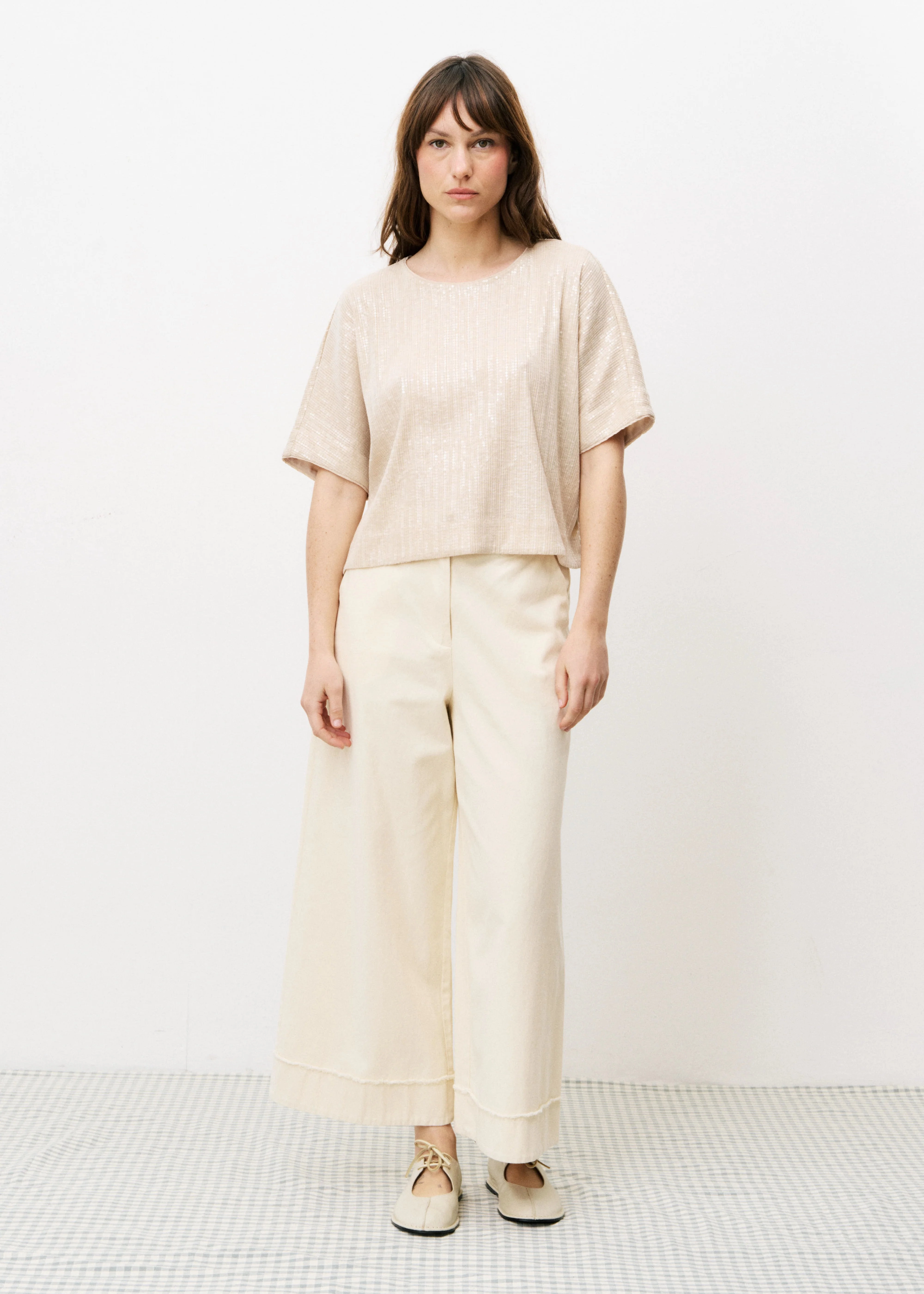ARACELI WIDE-LEG TROUSERS Versatile Look Flexible Gusset Design