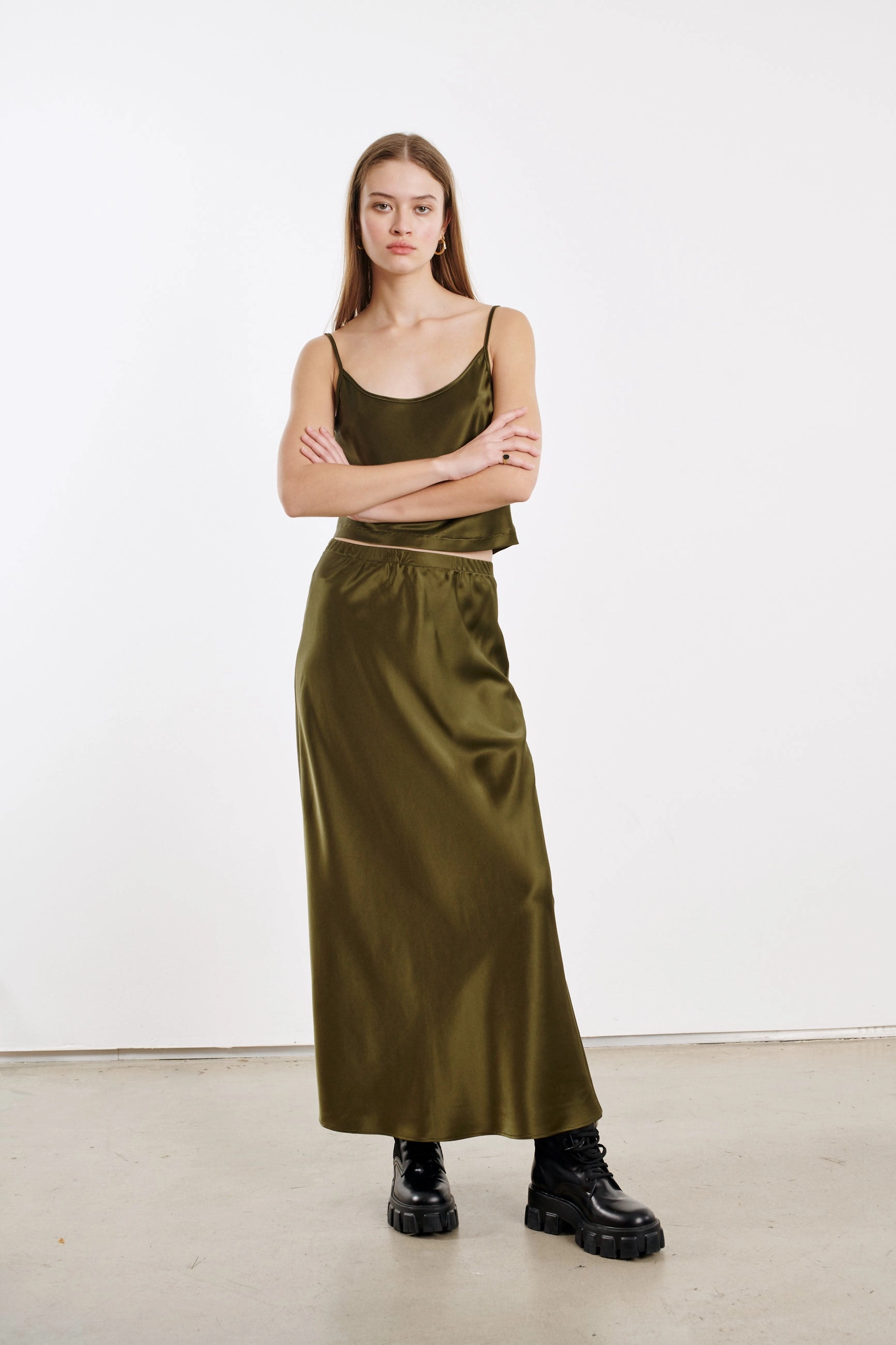 Moss Silk Cropped Scoop Neck Cami TearResistant Blends