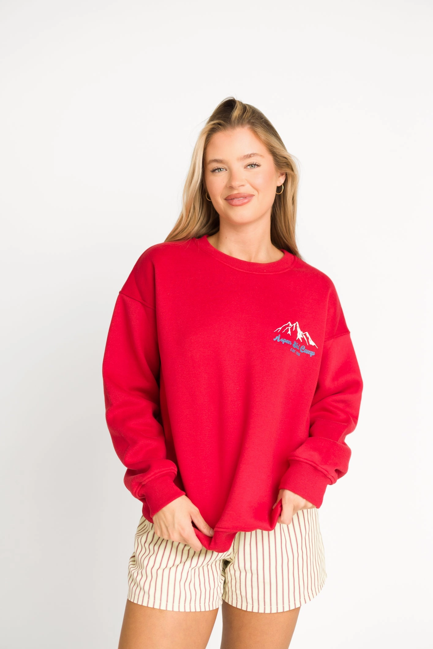 OdorResistantTechnology Linen Blend Fabric Aspen Ski Camp Sweatshirt in Cherry